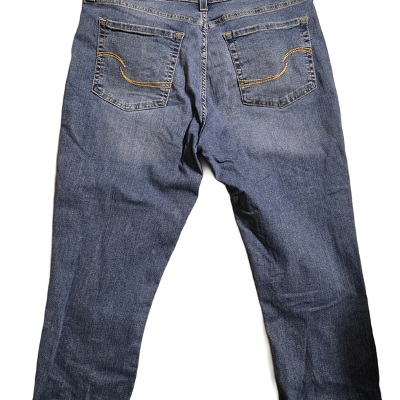 Levi Straus Size 12 Mid Rise Capris Size 12 - Picture 3 of 5